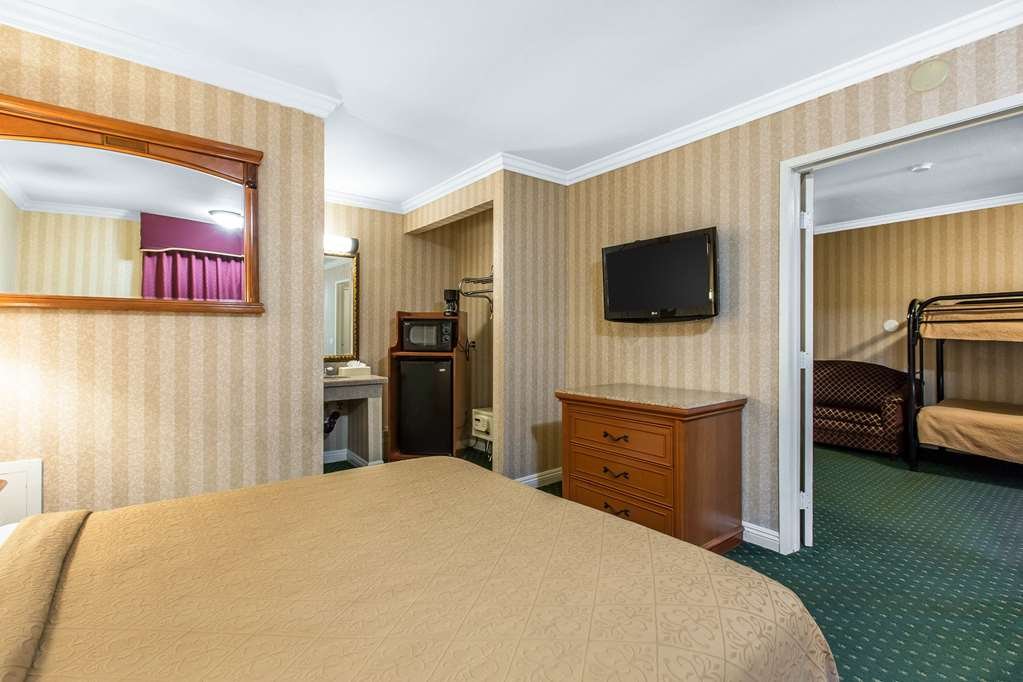 Фото Home2Suites by Hilton Anaheim Resort