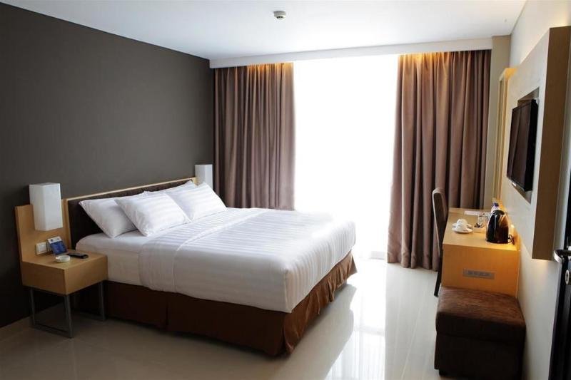 Фото Maestro Hotel Kota Baru