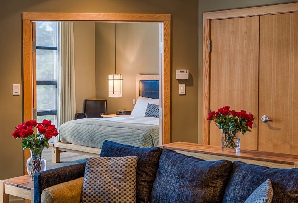 Фото Brentwood Bay Resort & SPA