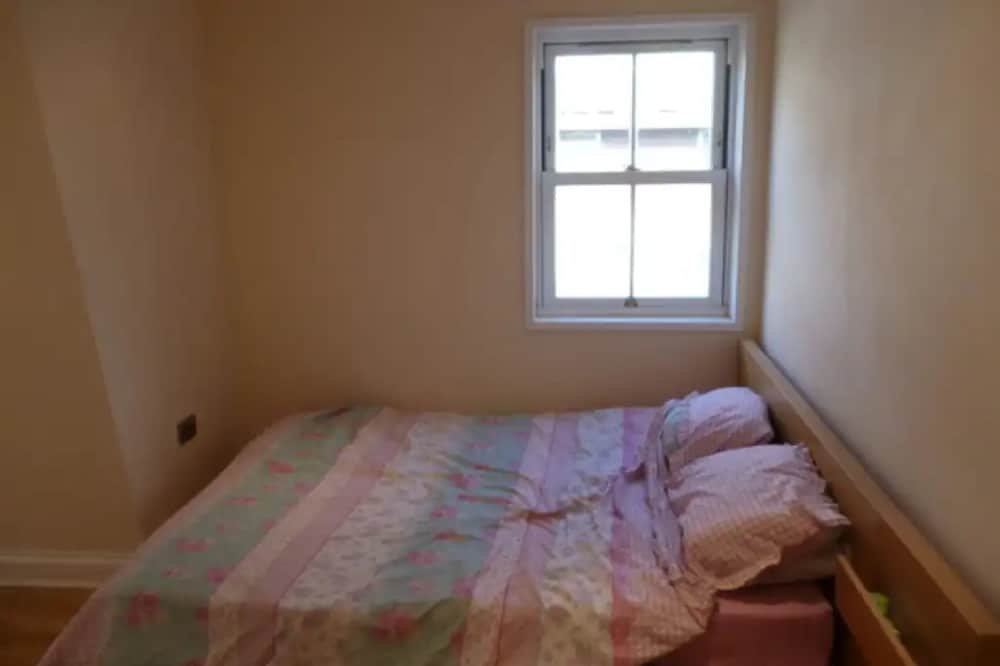 Фото Sleek, Spacious Flat With Great Transport Links