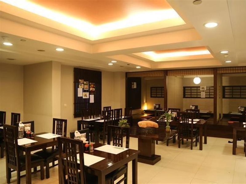 Фото Avalon Courtyard