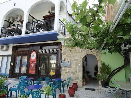 Фото Captain's Beach Boutique Apartments