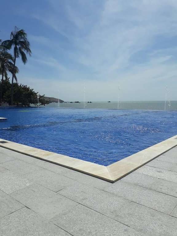 Фото Hon Rom Central Beach Resort