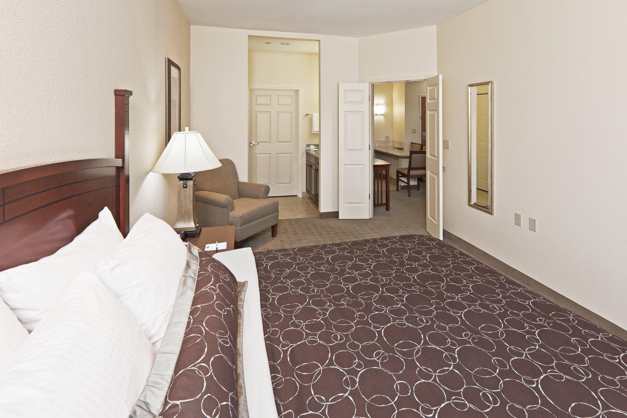 Фото Staybridge Suites Oklahoma City Airport, an Ihg Hotel