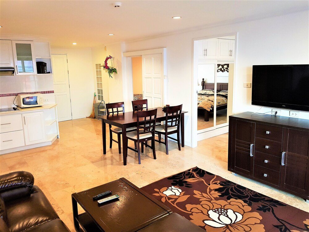 Фото Spacious 2 Bedroom in Great Location Royal Hill Resort Pattaya