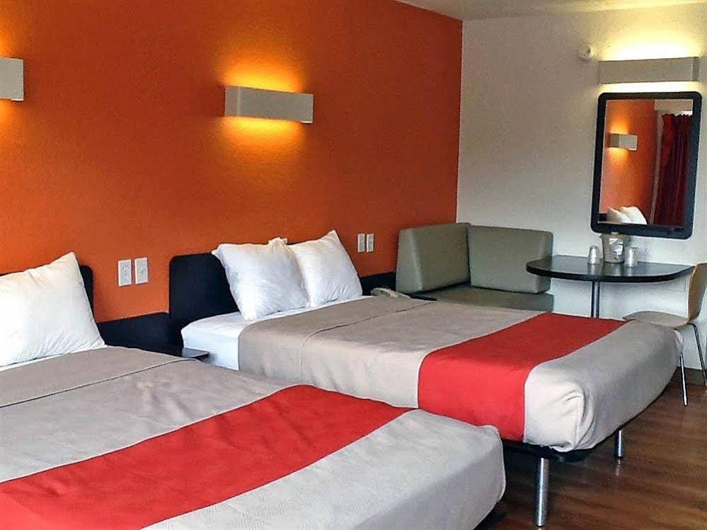 Фото Motel 6 Kansas City, Mo