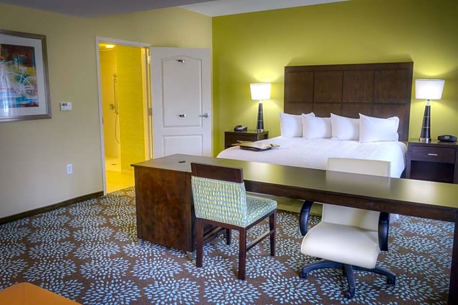 Фото Hampton Inn & x26; Suites Pensacola/Gulf Breeze