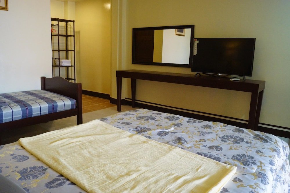 Фото B&j Guesthouse and Functions Inc