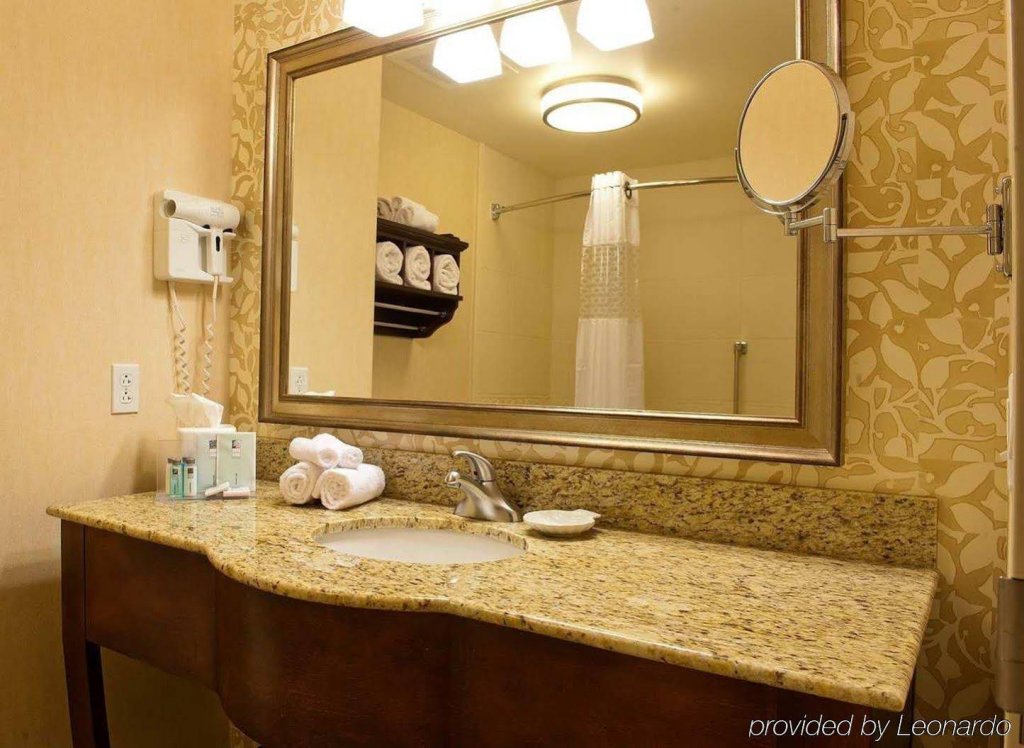 Фото Hampton Inn & Suites Saratoga Springs Downtown