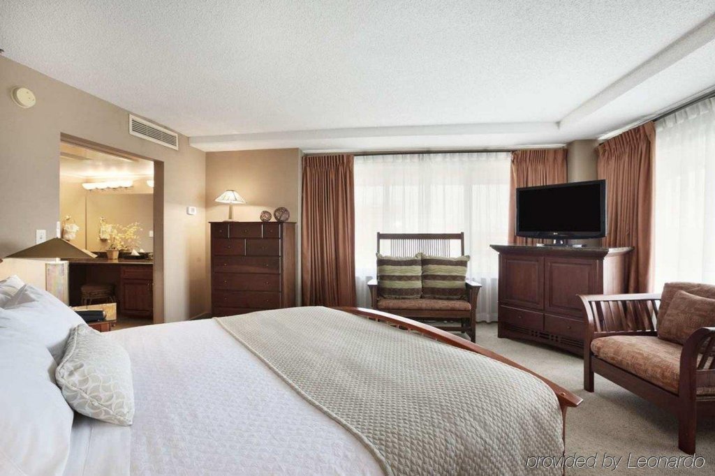 Фото Embassy Suites Omaha - Downtown/Old Market