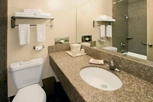 Гостиница Ramada by Wyndham Pasadena в Пасадене