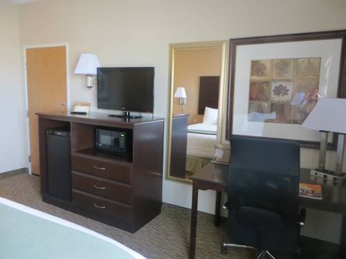 Фото Rock Island Inn & Suites