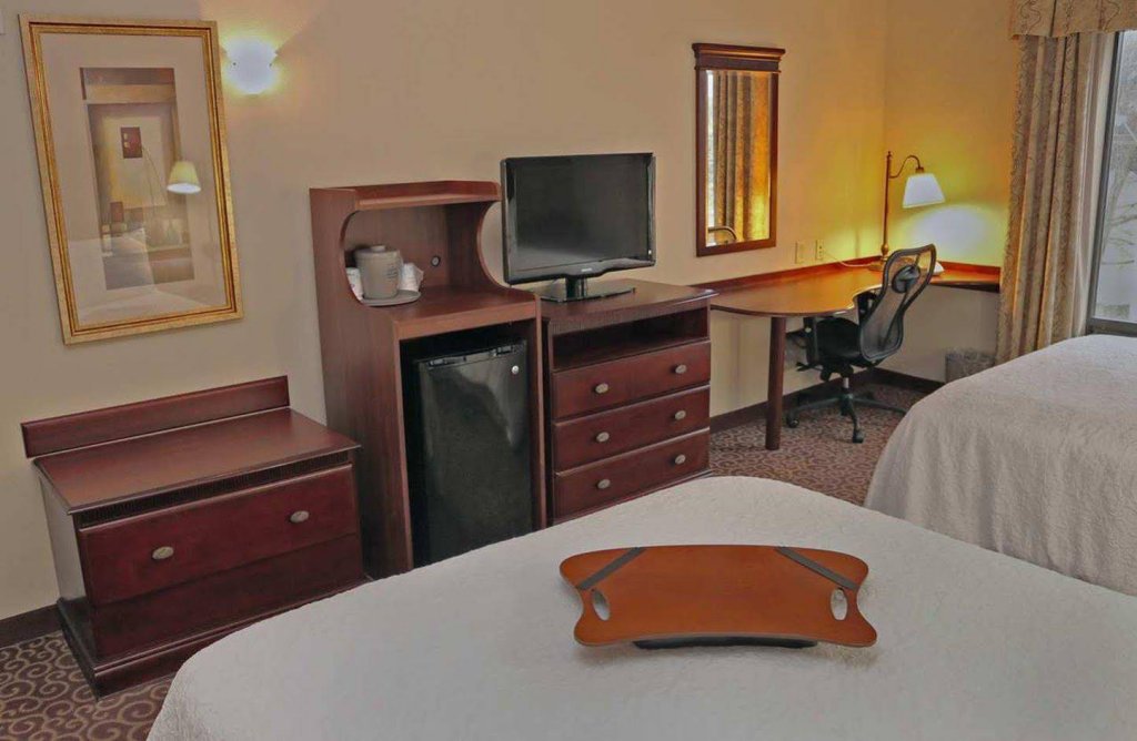 Фото Hampton Inn & Suites Norfolk-Airport