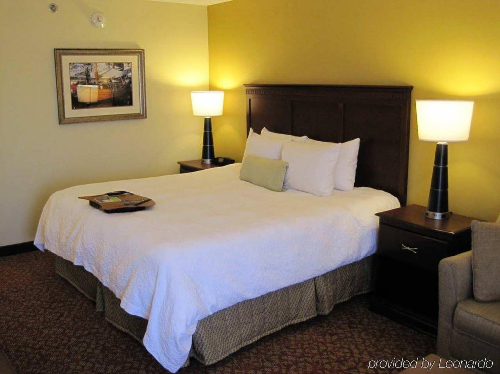 Фото Hampton Inn Newport News-Yorktown