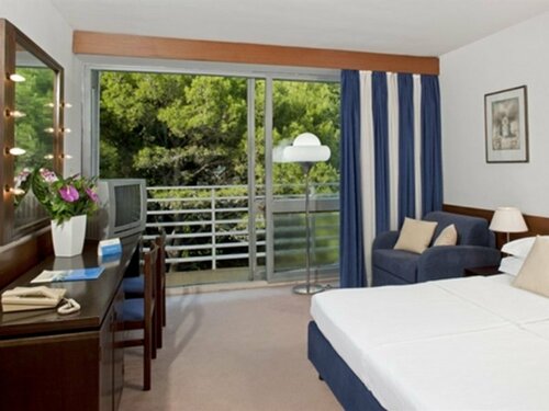 Гостиница Bluesun Hotel Marina в Бреле