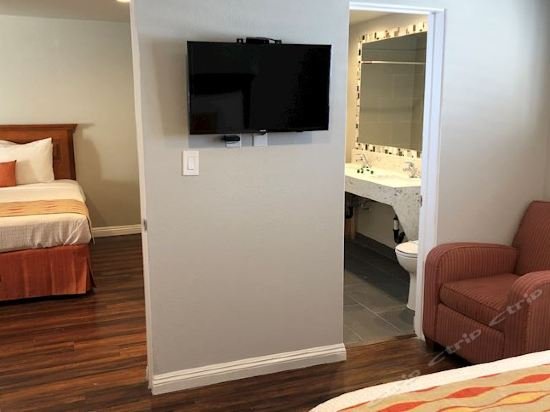 Фото Alamo Inn & Suites