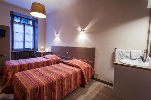 Фото Hôtel Restaurant Saint Melaine