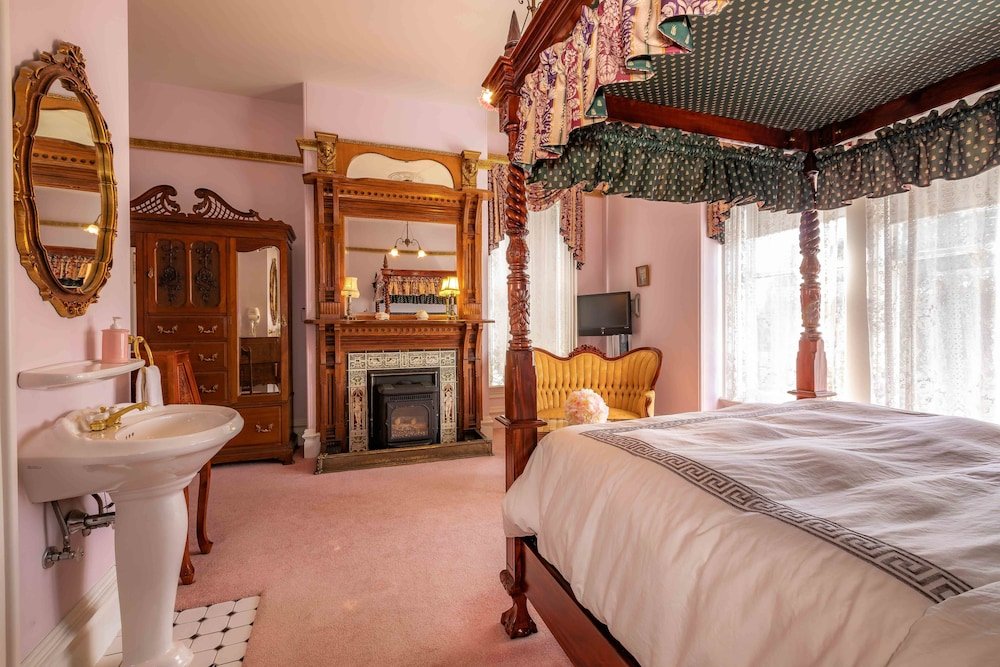 Фото Amethyst Inn