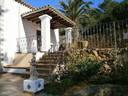 Гостиница Villa With 4 Bedrooms in Santa Eulària des Riu, With Wonderful Mountain View, Private Pool, Furnished Garden в Санта-Эулалия-дель-Рио