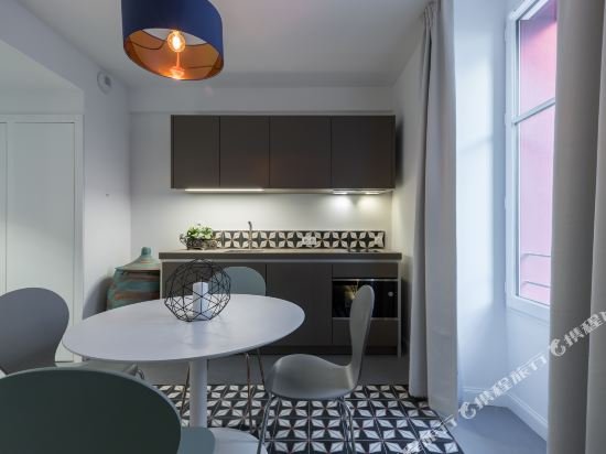 Фото L'Abeille Boutique Apartments