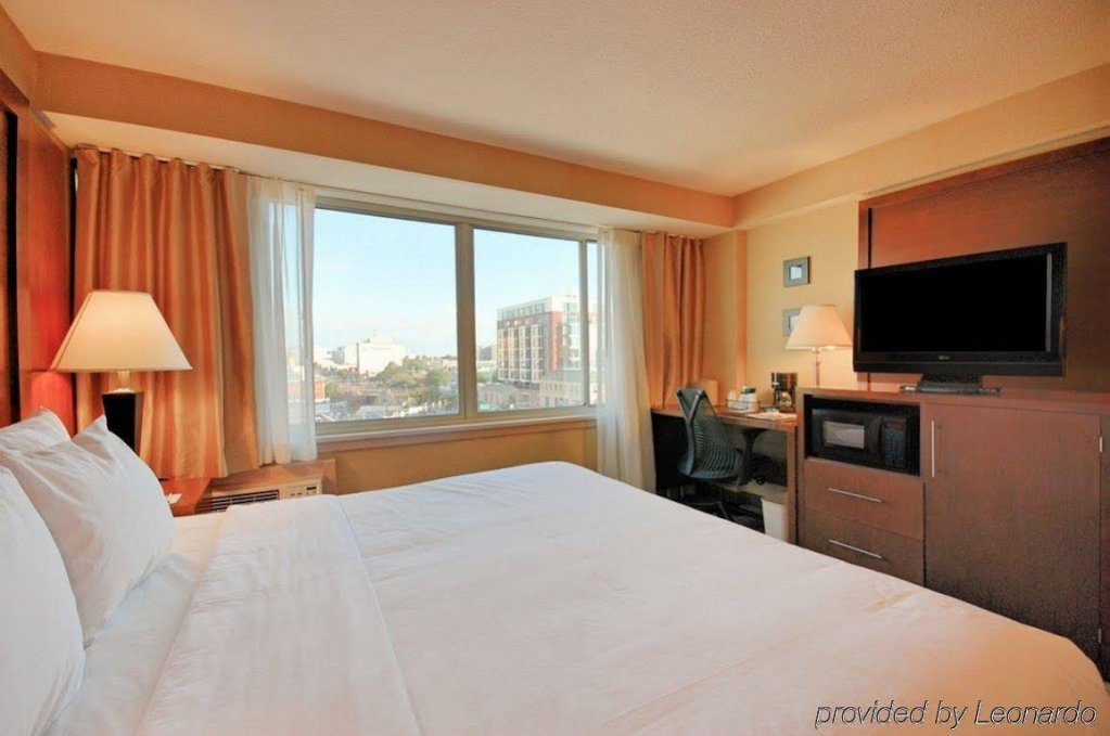Фото Holiday Inn Express Washington Dc N-Silver Spring, an Ihg Hotel