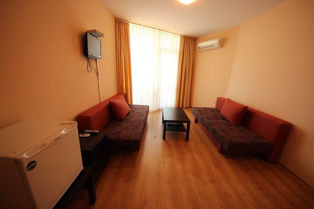 Фото Menada Luxor Apartments