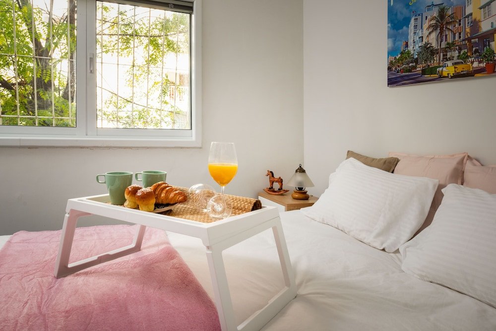 Фото Fantastic 2bd City Center Apt w Balcony