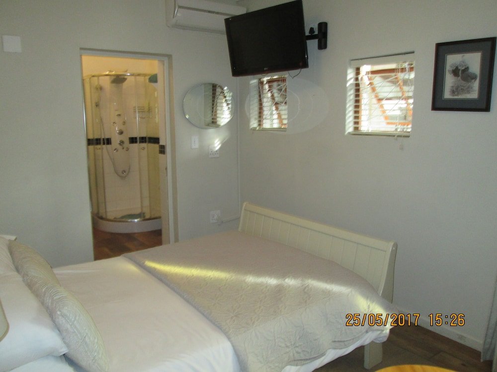 Фото The 3 Chimneys Guest House