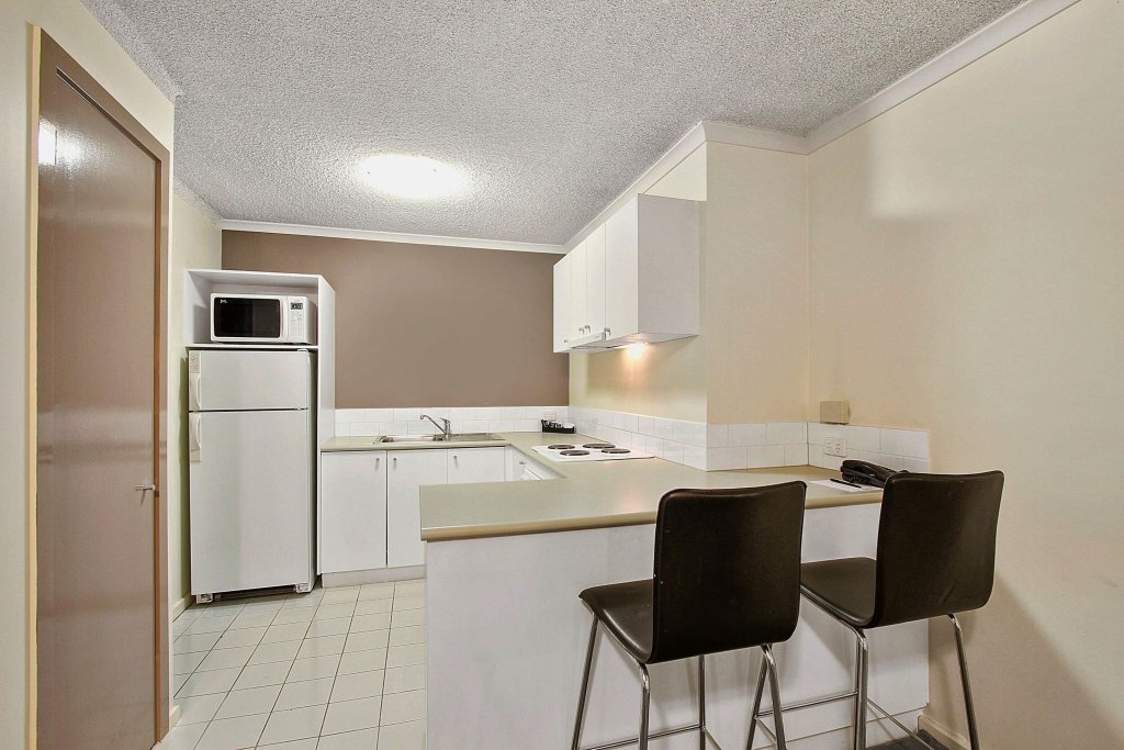 Фото Knox International Hotel & Apartments