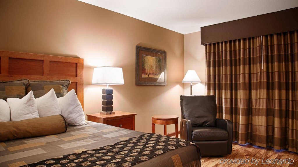 Фото Best Western Plus Bloomington Hotel