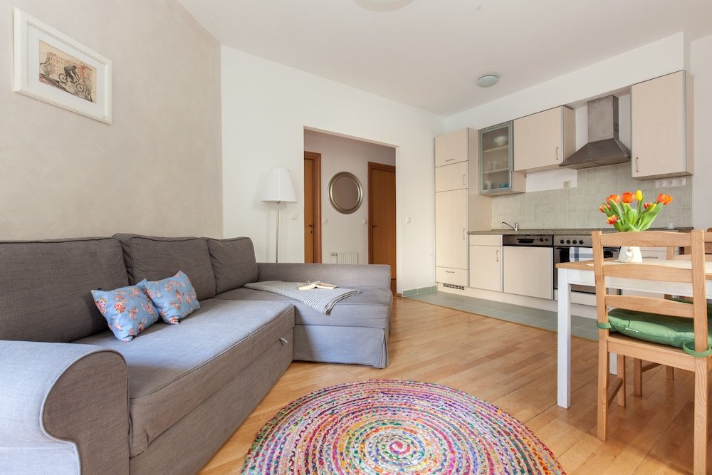 Фото Town Hall Apartments