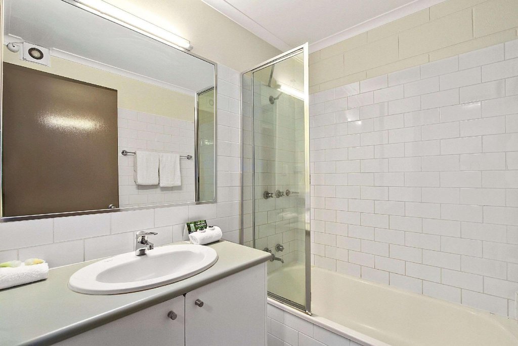 Фото Knox International Hotel & Apartments