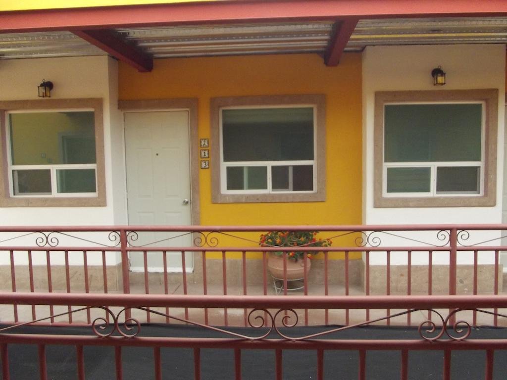 Фото отеля 3