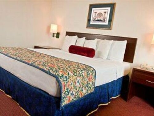 Гостиница La Quinta Inn & Suites by Wyndham Atlanta Airport North