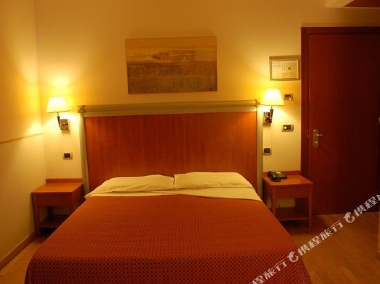 Фото West Florence Hotel