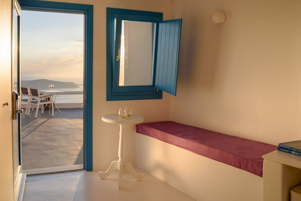 Фото Abyssanto Suites & SPA