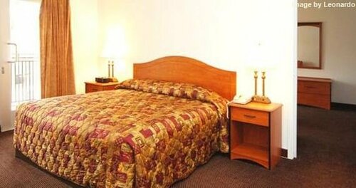 Гостиница Econo Lodge Inn and Suites Oakland Airport