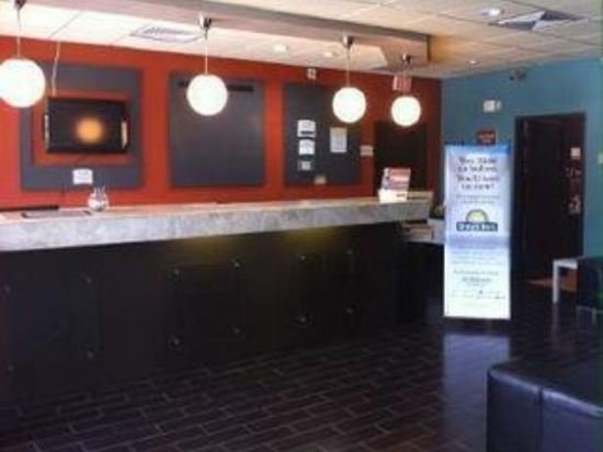 Фото Days Inn by Wyndham Fort Lauderdale Airport Cruise Port