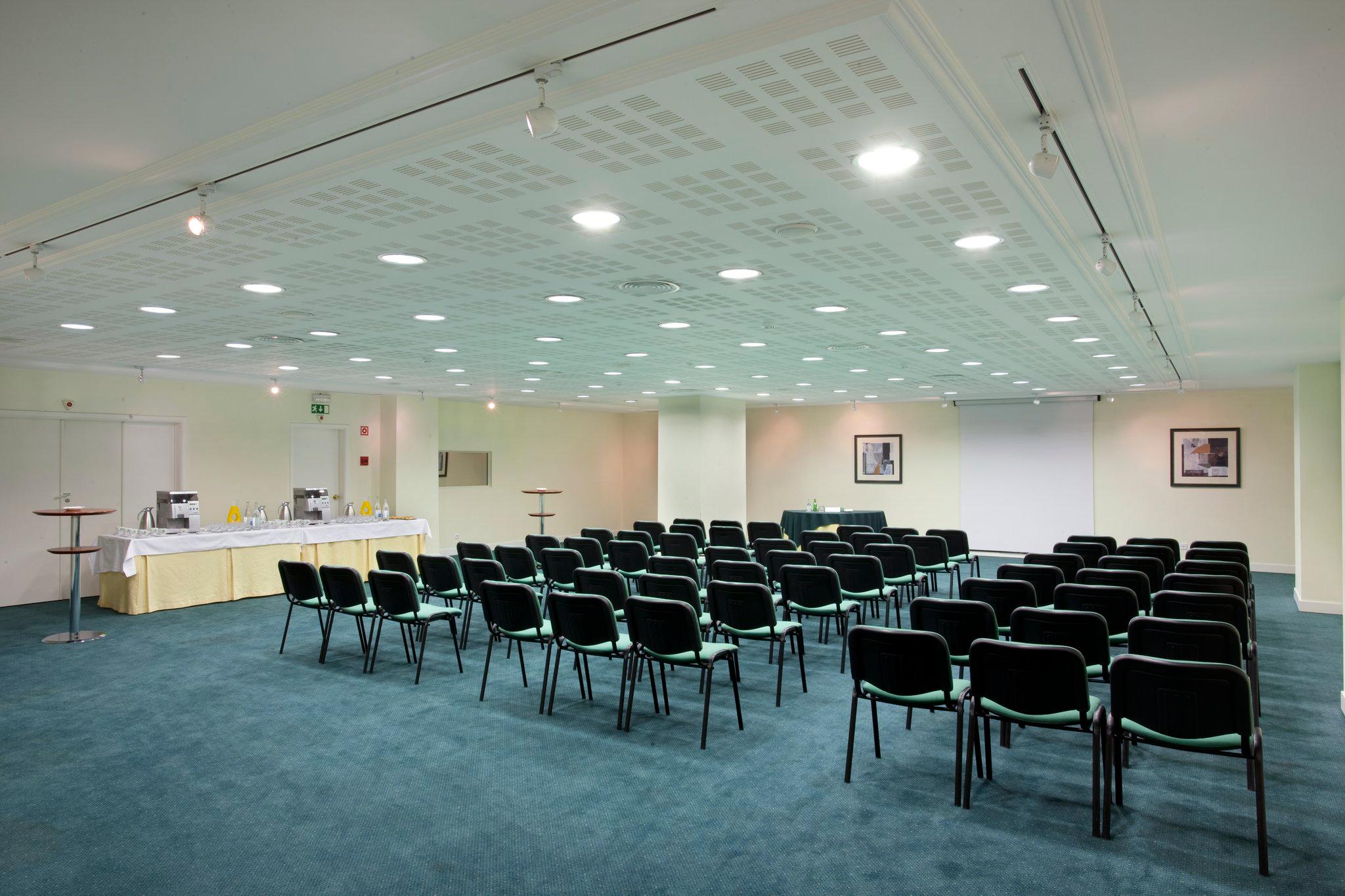 Фото Holiday Inn Lisbon