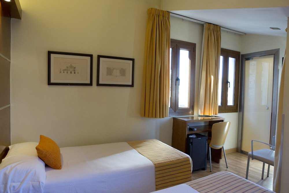 Фото Hotel Boutique Puerta de las Granadas