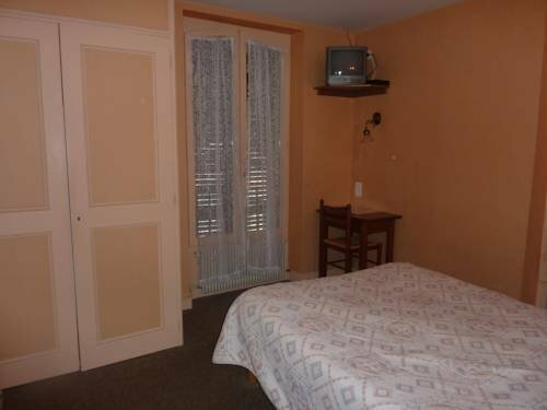 Внешний вид отеля Hotel de Paris в Ле Бюге, фото 5