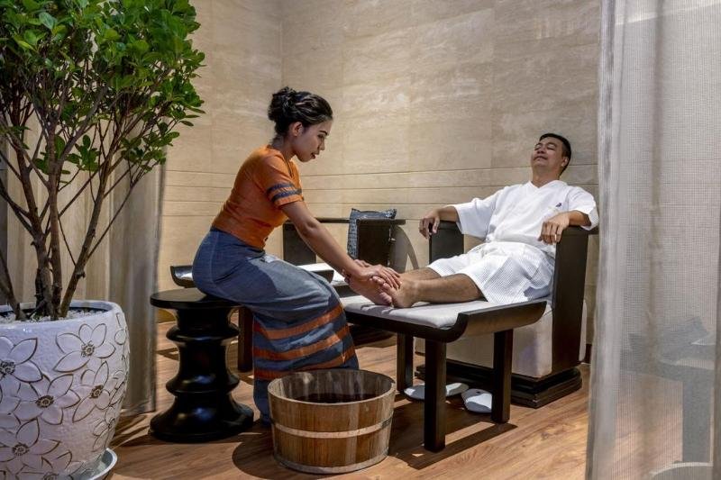 Фото Grand Mercure Yangon Golden Empire