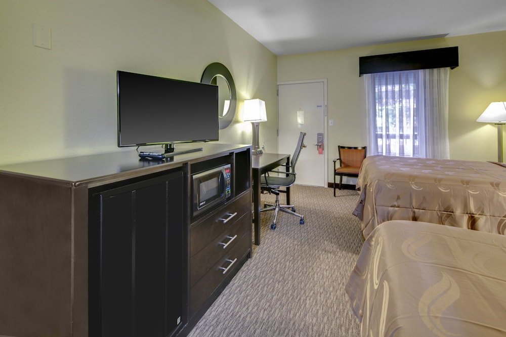 Фото Quality Inn Asheville Downtown Tunnel Road