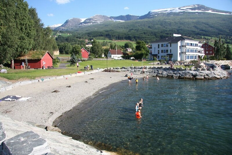 Гостиница Innvik Fjordhotel - Misjonheimen