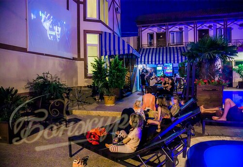 Дом в аренду Бонжур в Сукко