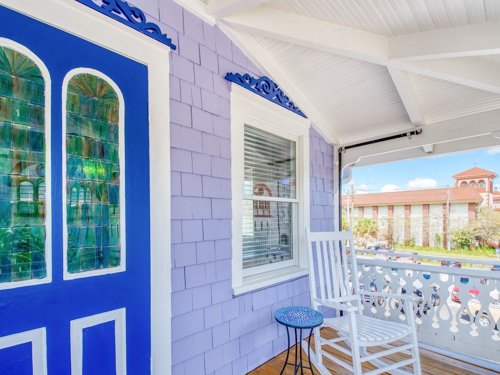 Фото Two Palms № 16831 1 Bedroom 1 Bathroom Cottage