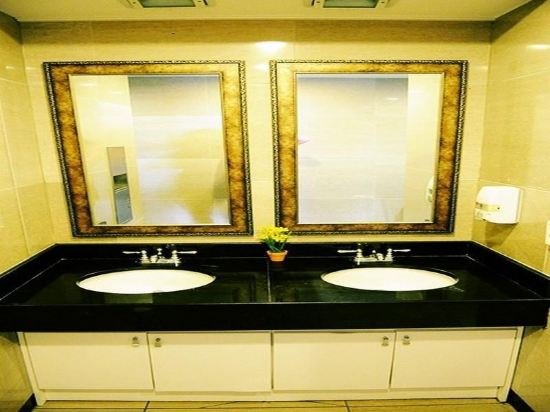 Фото Commodore Hotel Pohang