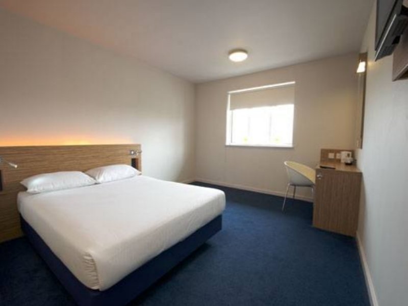 Фото Travelodge Glasgow Braehead