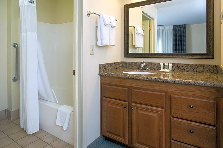 Фото Staybridge Suites Lincoln I-80