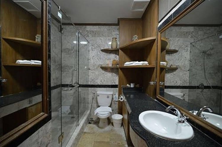 Фото On The Hill Karon Resort